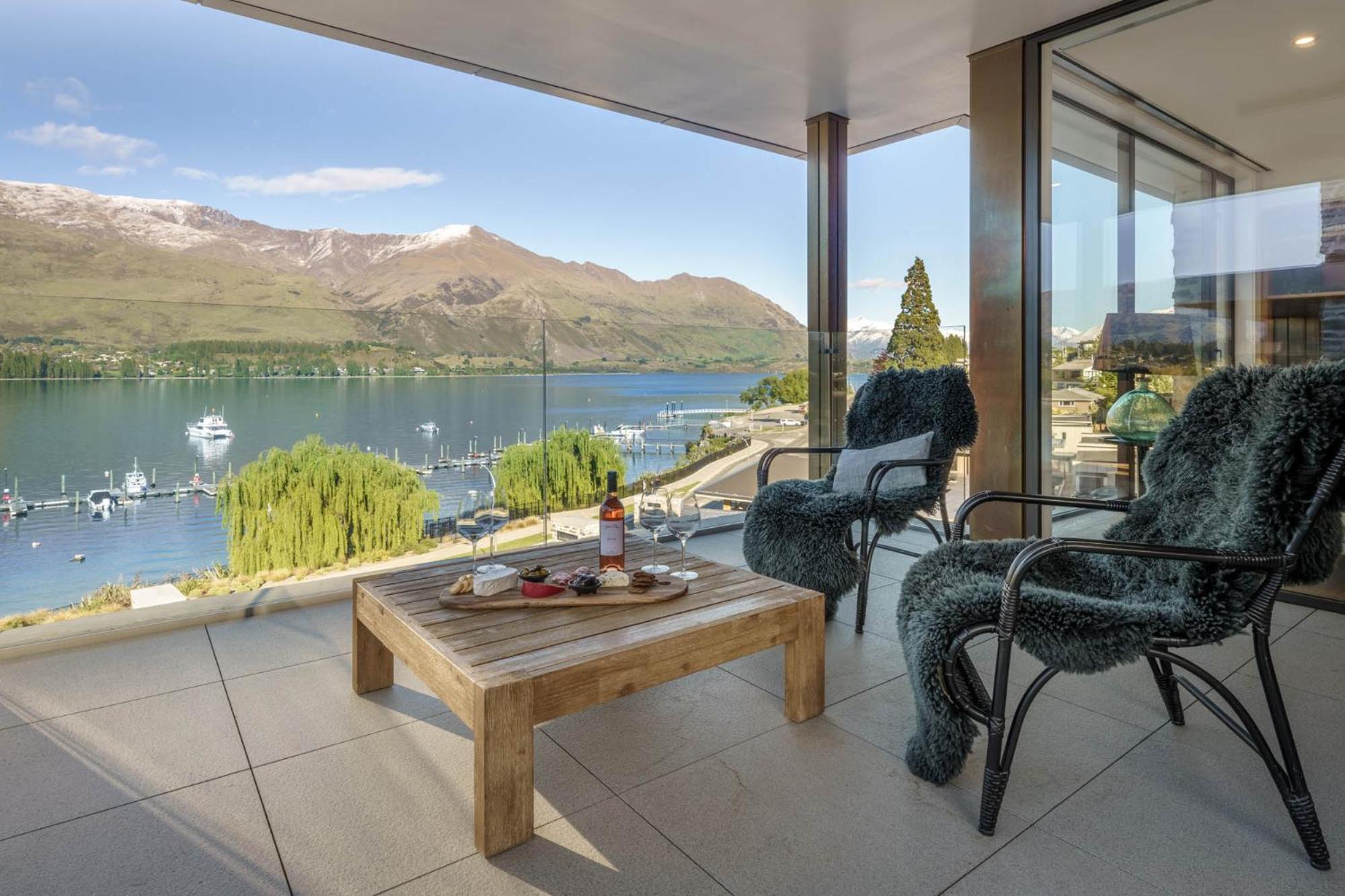 Marina Terrace Apartments, Wanaka Exterior photo